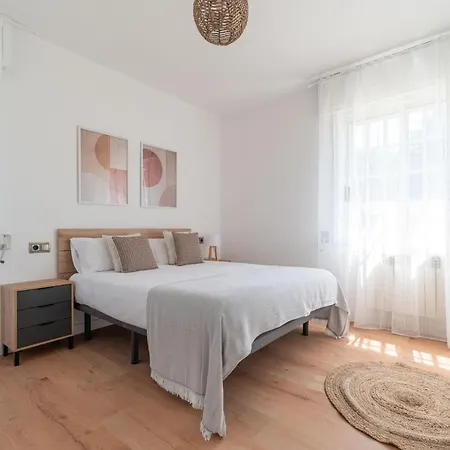 Cies Con Piscina Villa *